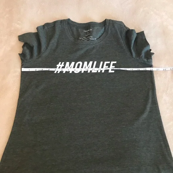 Torrid “Mom Life” Crew Neck T-Shirt - Size M - Picture 9 of 9